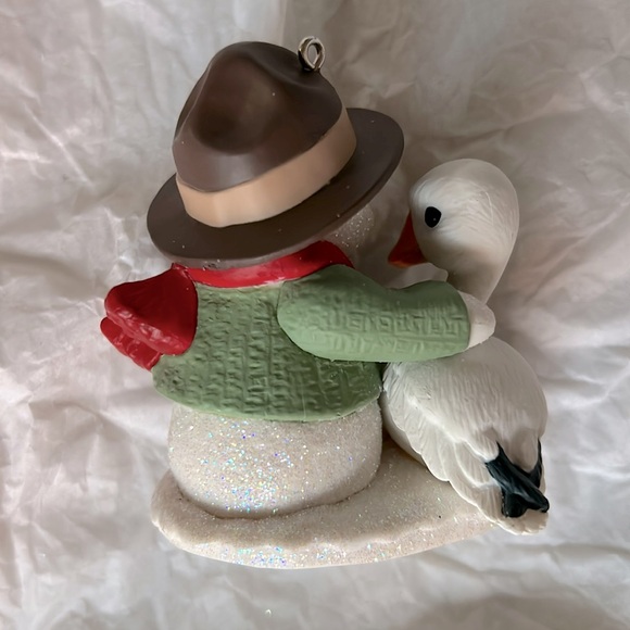 Hallmark Keepsake Snow‎ Buddies 2014 17th in the Series Christmas Ornament ~ EUC - Picture 5 of 6